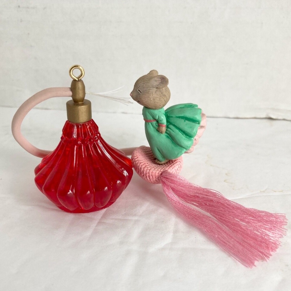 A Holiday Scent Sation 1990 Enesco Miss Merry Mouse Ornament
